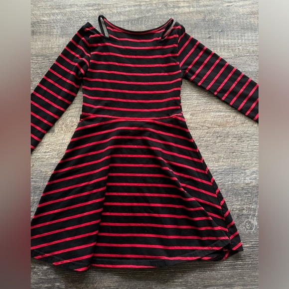 Children's Place Girls‎ black Red Stripe Long Sleeve Skater Dress Size 5-6 small - Picture 7 of 7